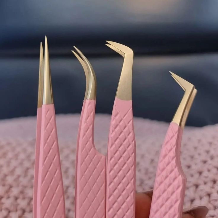 Russian Volume Eyelash Extension Fans | Ultra Dark Fiber | Precision Base